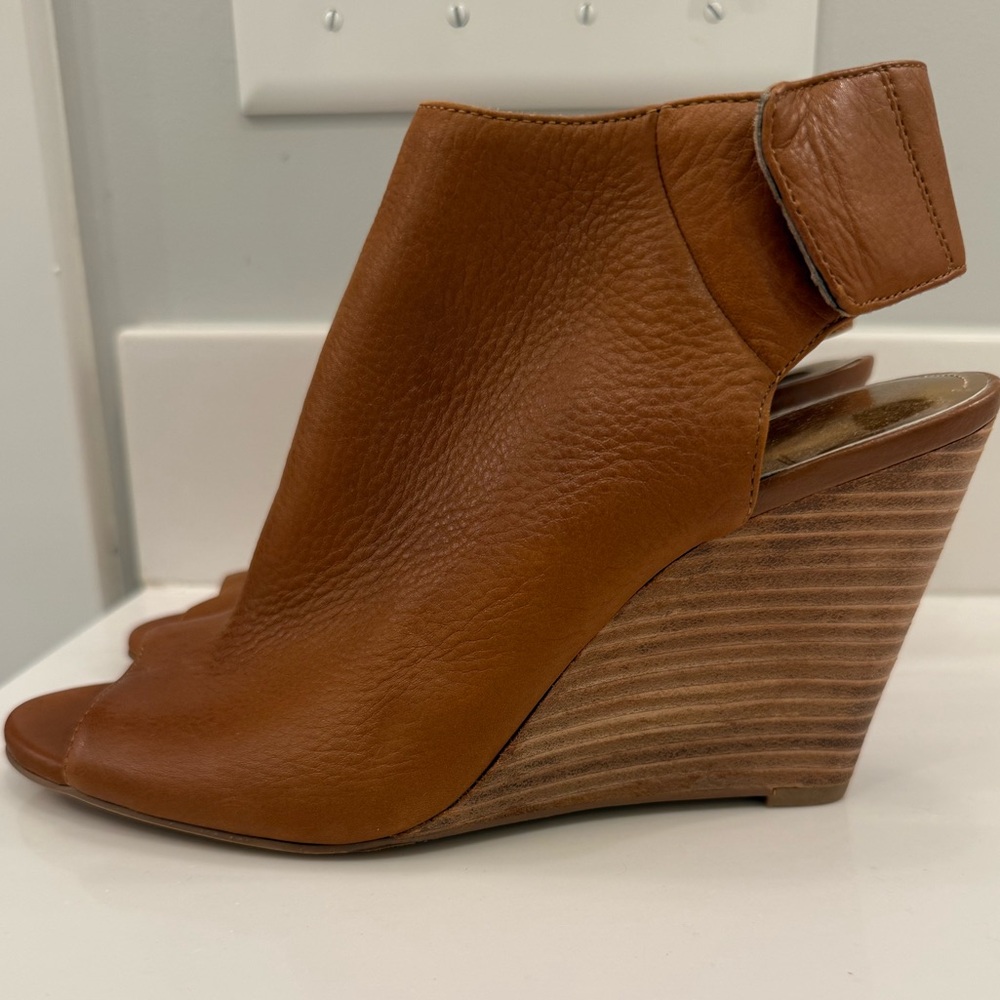 Vince Camuto Mappa Leather Peep Toe Wedge